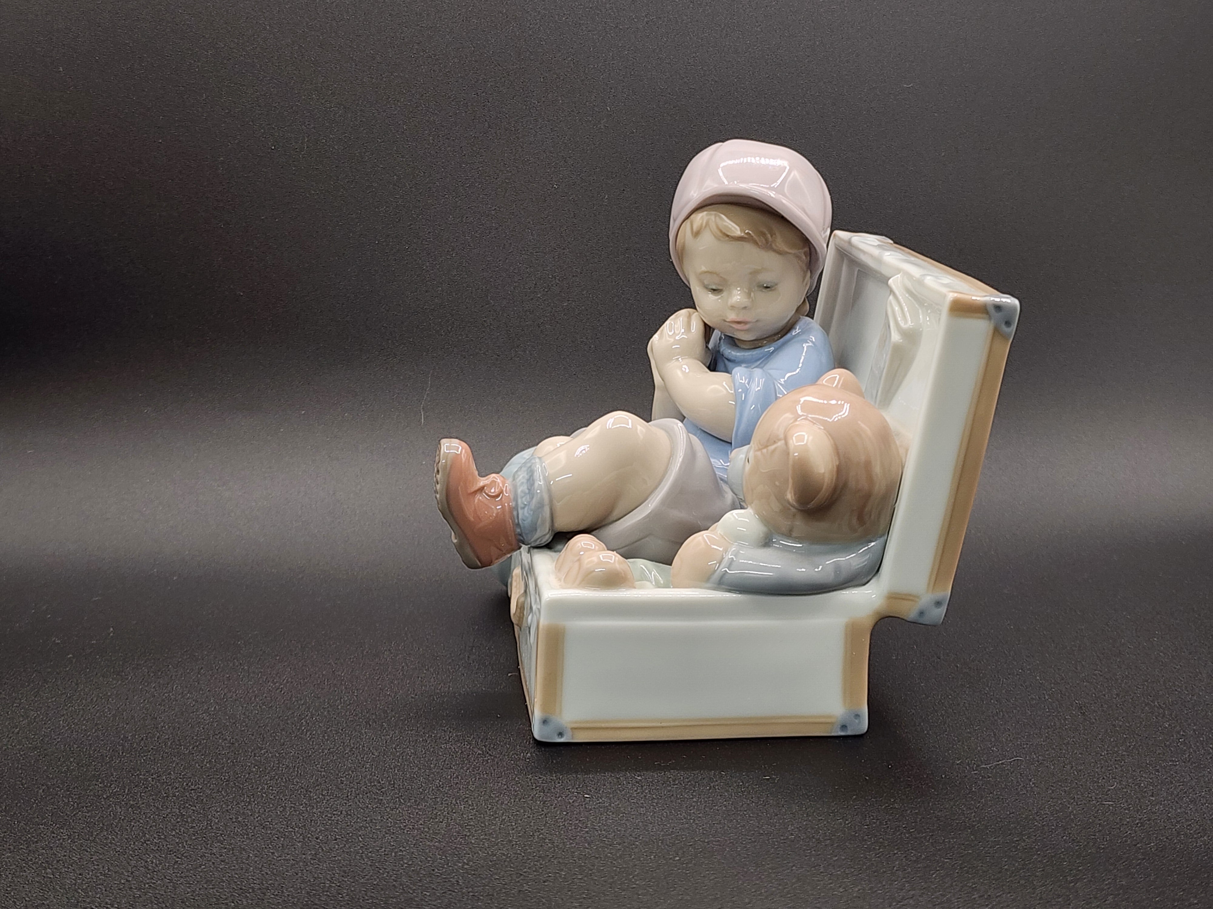 Lladro, My Favorite Place, Boy In The Trunk, 6795