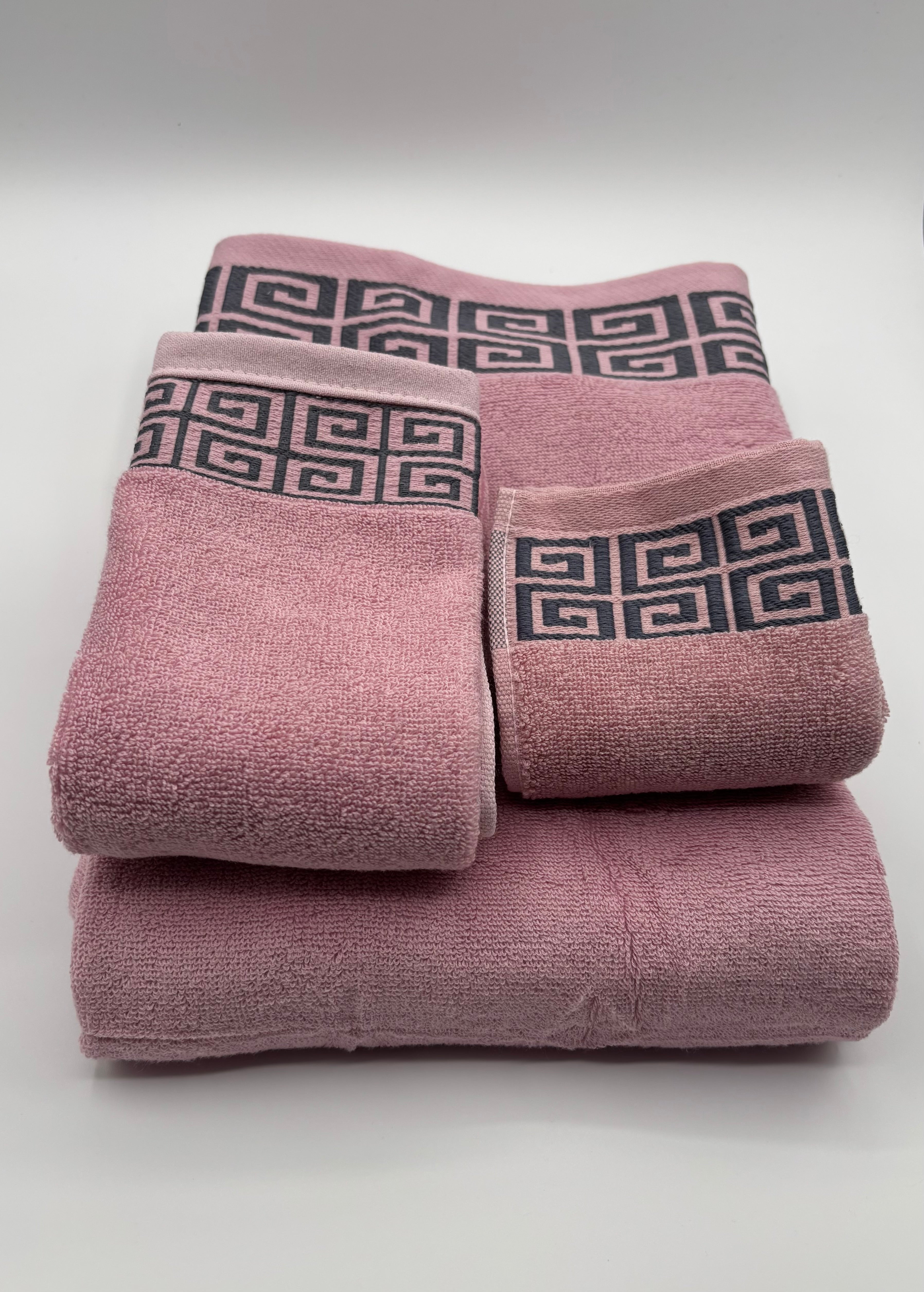 Printed Highly Absorbent, 100% Cotton, Set Of Three Bath Towel Set. An elegant addition To Any Home