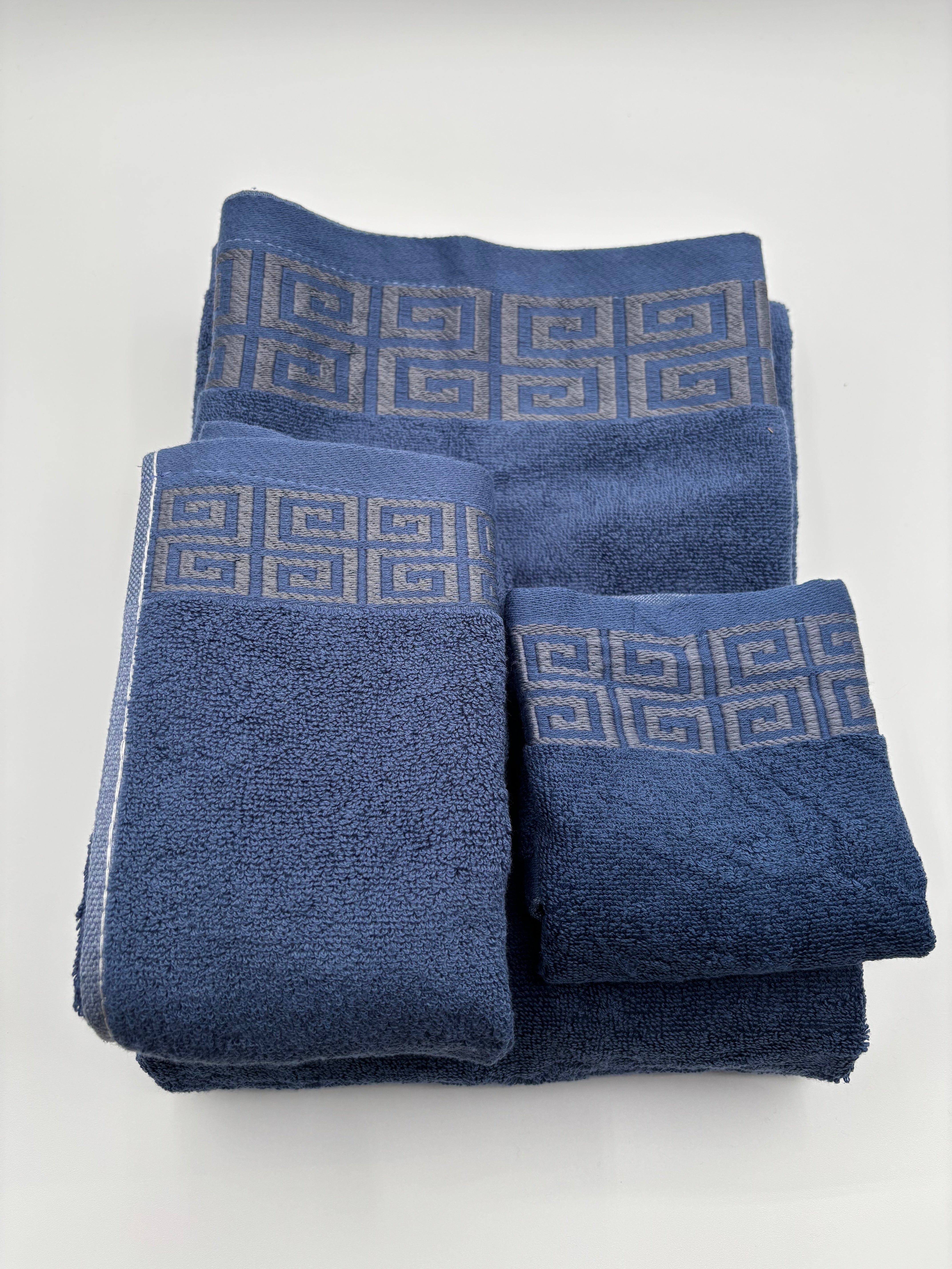 Printed Highly Absorbent, 100% Cotton, Set Of Three Bath Towel Set. An elegant addition To Any Home