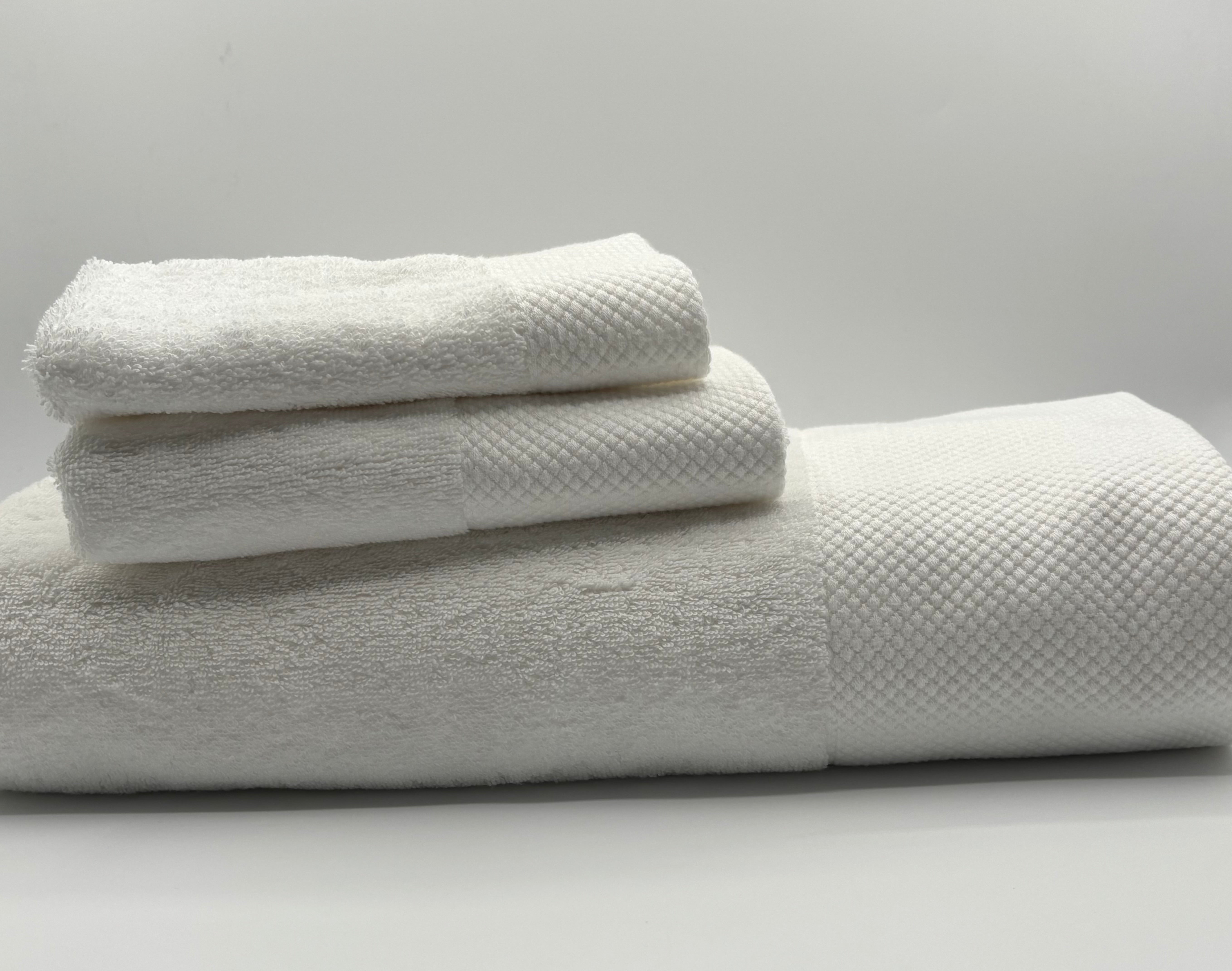 100% Cotton, 5 Star Luxury Hotel Bath Towel, Hand Towels, And Wash Cloths, 1x Wash Cloth, 1x Hand Towel, And 1x Bath Towel