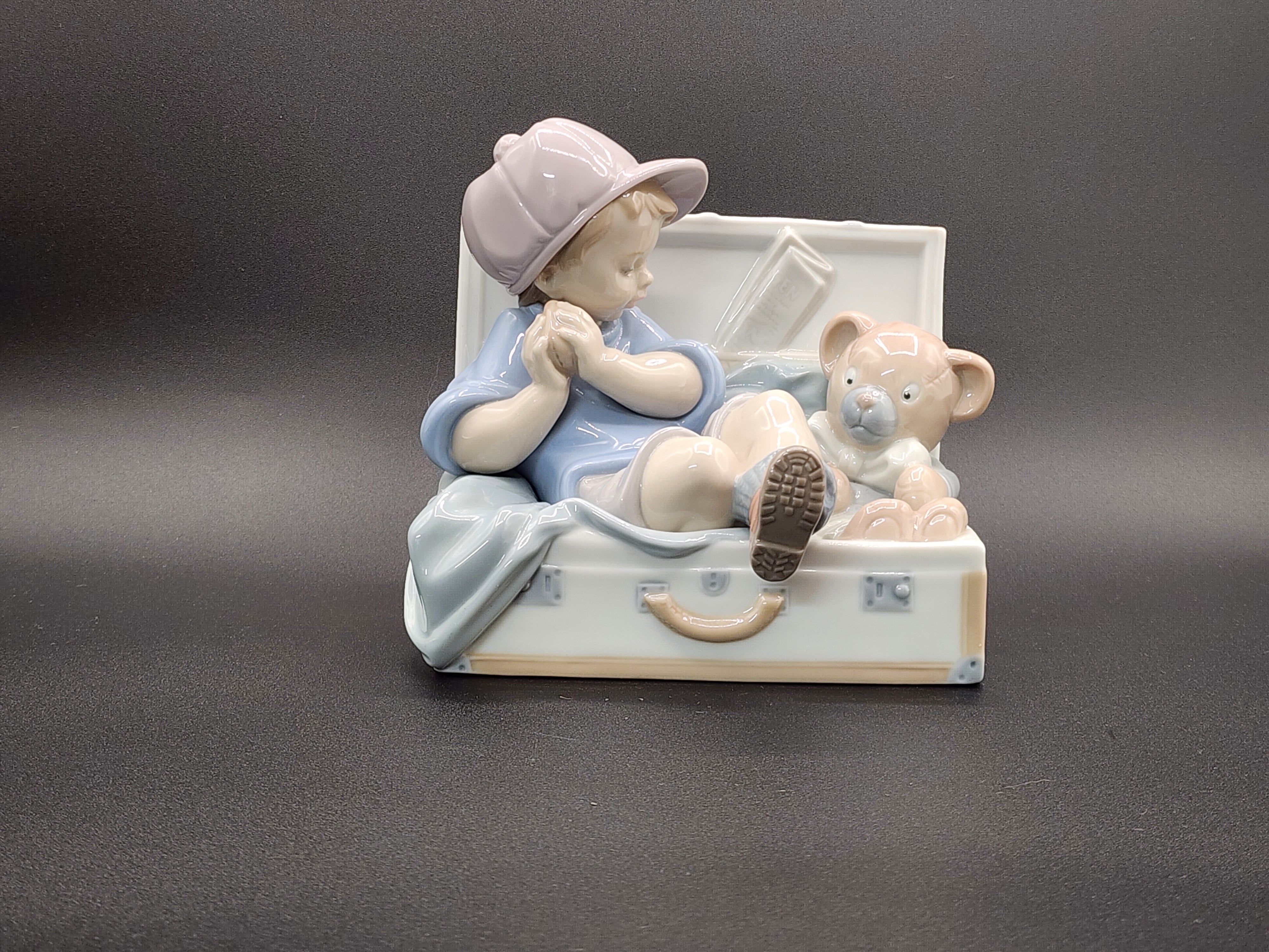 Lladro, My Favorite Place, Boy In The Trunk, 6795